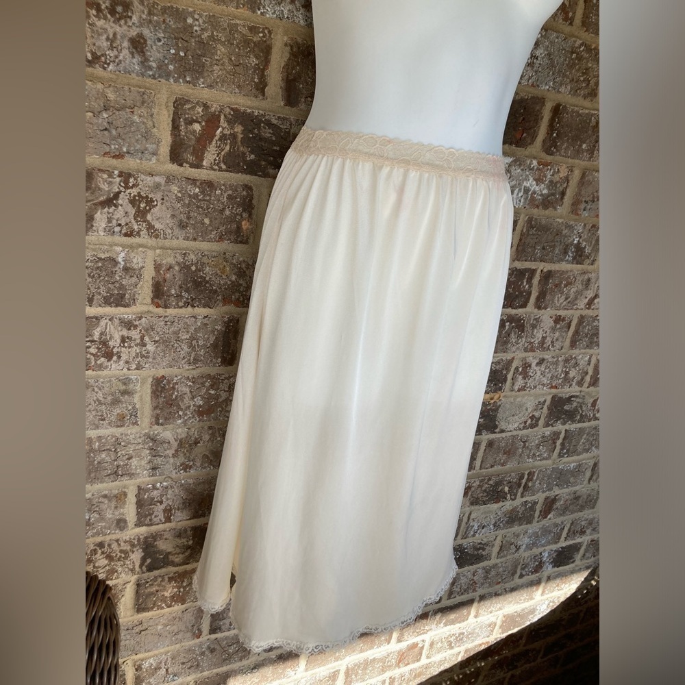 Half Slip with Lace  - Medium Ivory Lace Vintage - Picture 7 of 10